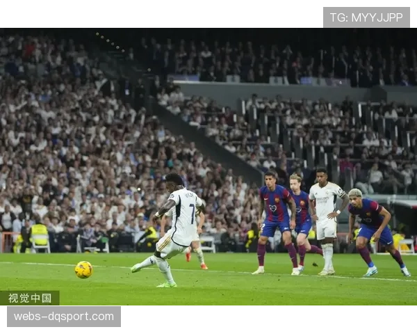国家德比实时:维尼修斯伤退,皇马半场0-1落后巴萨